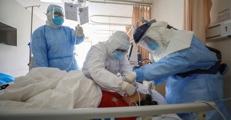 china-medical-workers-working